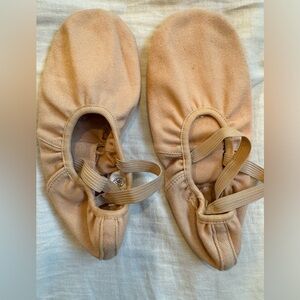Grand Prix Ballet Shoes with Elastic Straps